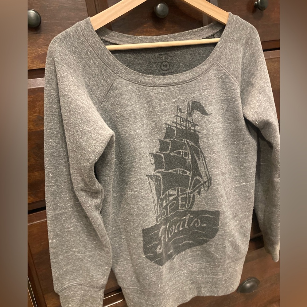 Sevenly ships sweatshirt